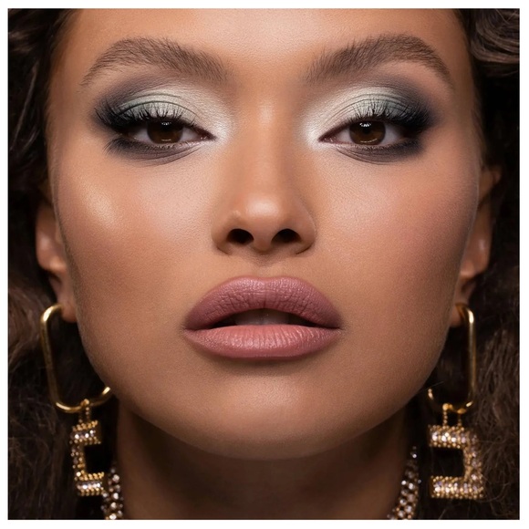 Natasha Denona- RETRO GLAM
EYESHADOW PALETTE - Picture 5 of 14